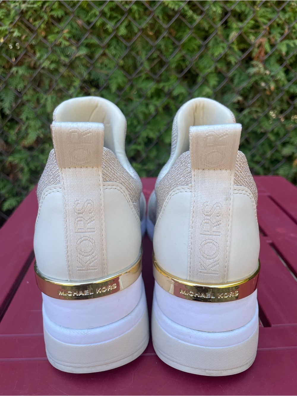 ✨✨MICHAEL KORS Glitter Knit Sneakers Size ✨✨ - Picture 5 of 10